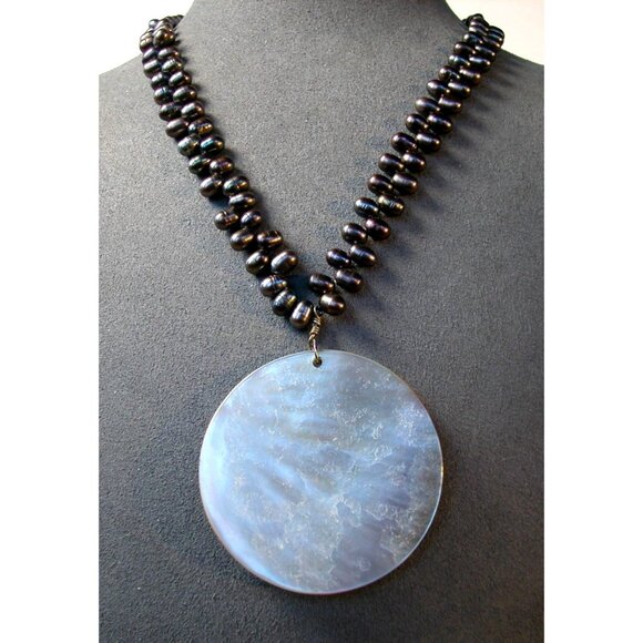 Freshwater Pearl 16" Necklace With Carved Shell 2" Circle Pendant - Picture 3 of 4